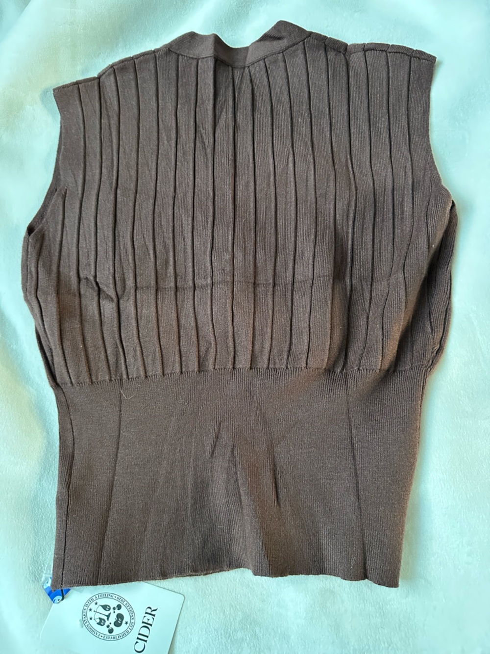 ribbed knit vest lwith decorative gold-tone buttons. - Picture 6 of 6